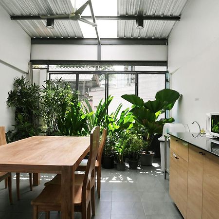Phresh Hostel กรุงเทพมหานคร ภายนอก รูปภาพ