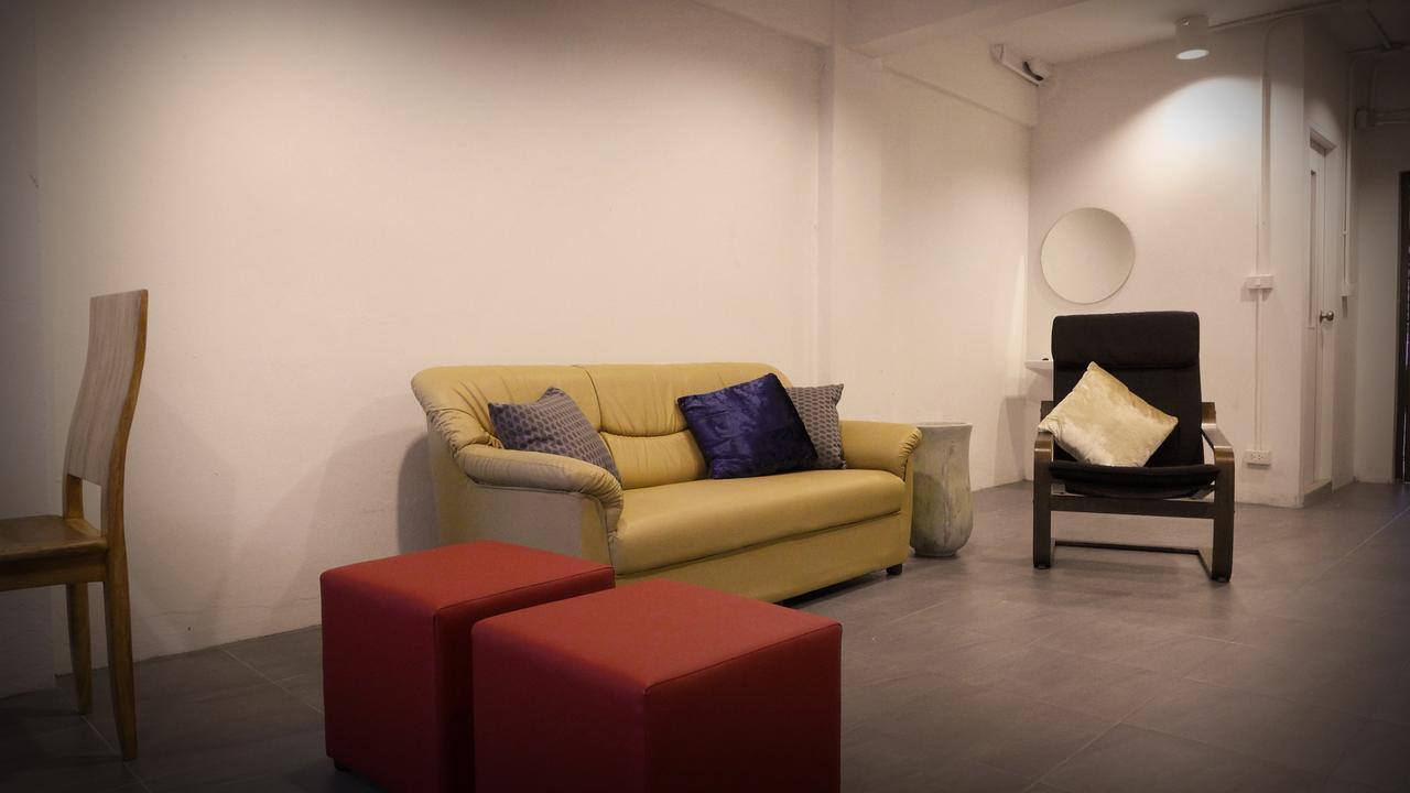 Phresh Hostel กรุงเทพมหานคร ภายนอก รูปภาพ