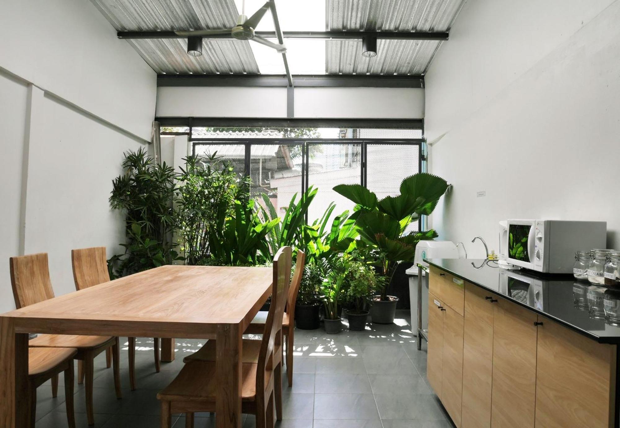 Phresh Hostel กรุงเทพมหานคร ภายนอก รูปภาพ